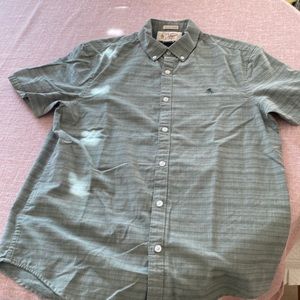 Penguin shirt sleeved shirt